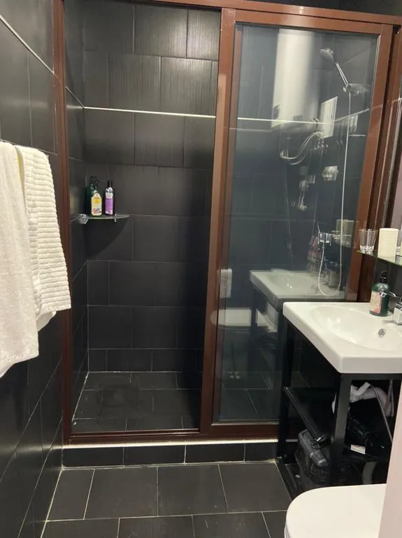 Трёхместный номер улучшенный с видом на город