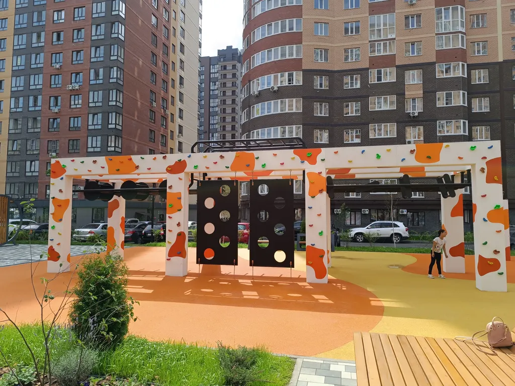 Квартира однокомнатная на улице Берберовской, 40 м², Ростов-на-Дону — двор, фото 3