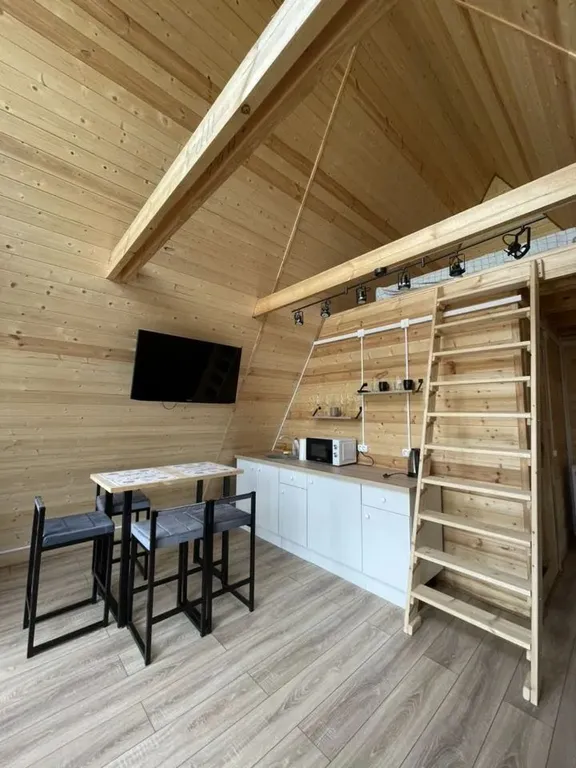 Дом на берегу реки №2