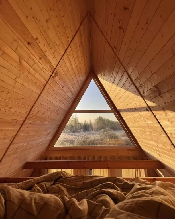 Дом на берегу реки №2