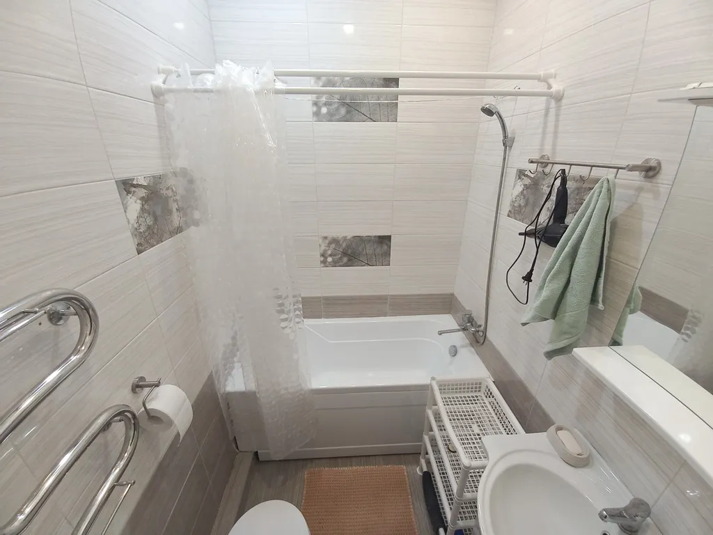 Квартира трёхкомнатная на улице Шевченко, 50 м², Анапа — фото 10