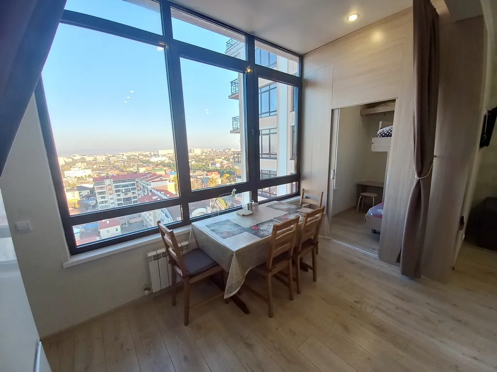 Квартира трёхкомнатная на улице Шевченко, 50 м², Анапа — фото 12