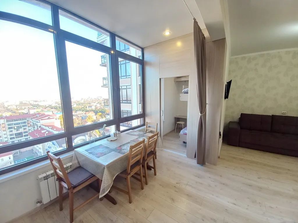 Квартира трёхкомнатная на улице Шевченко, 50 м², Анапа — фото 14