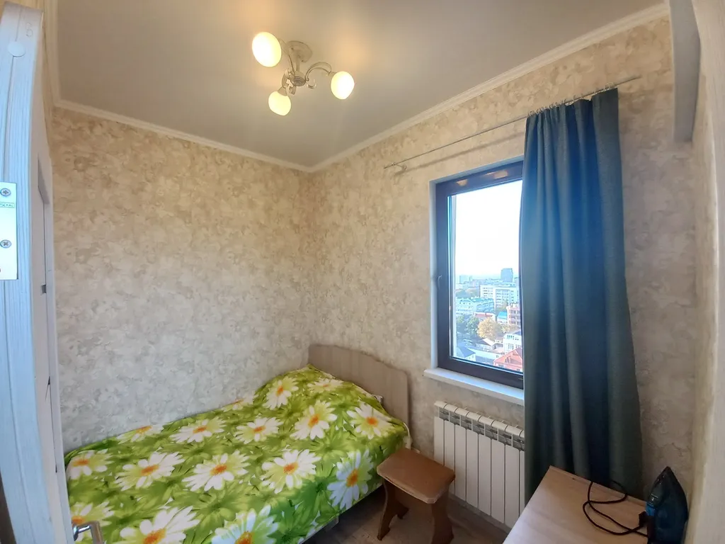Квартира трёхкомнатная на улице Шевченко, 50 м², Анапа — фото 3
