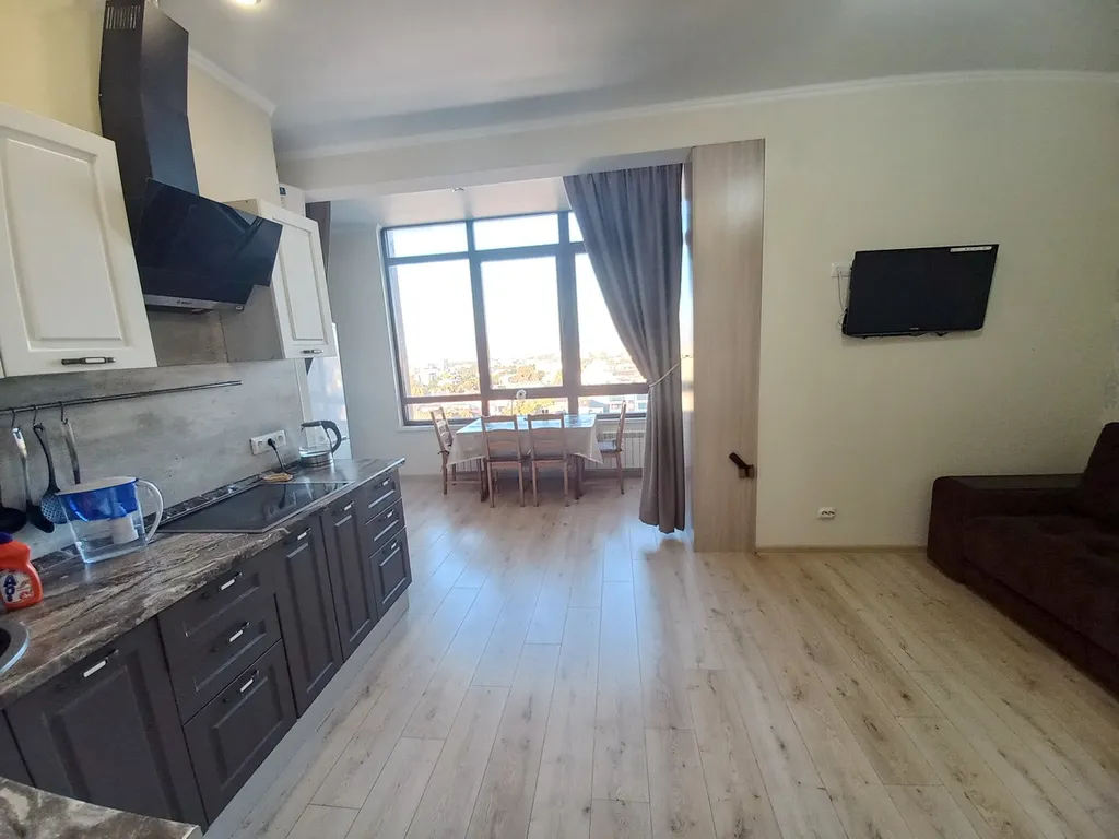 Квартира трёхкомнатная на улице Шевченко, 50 м², Анапа — фото 4