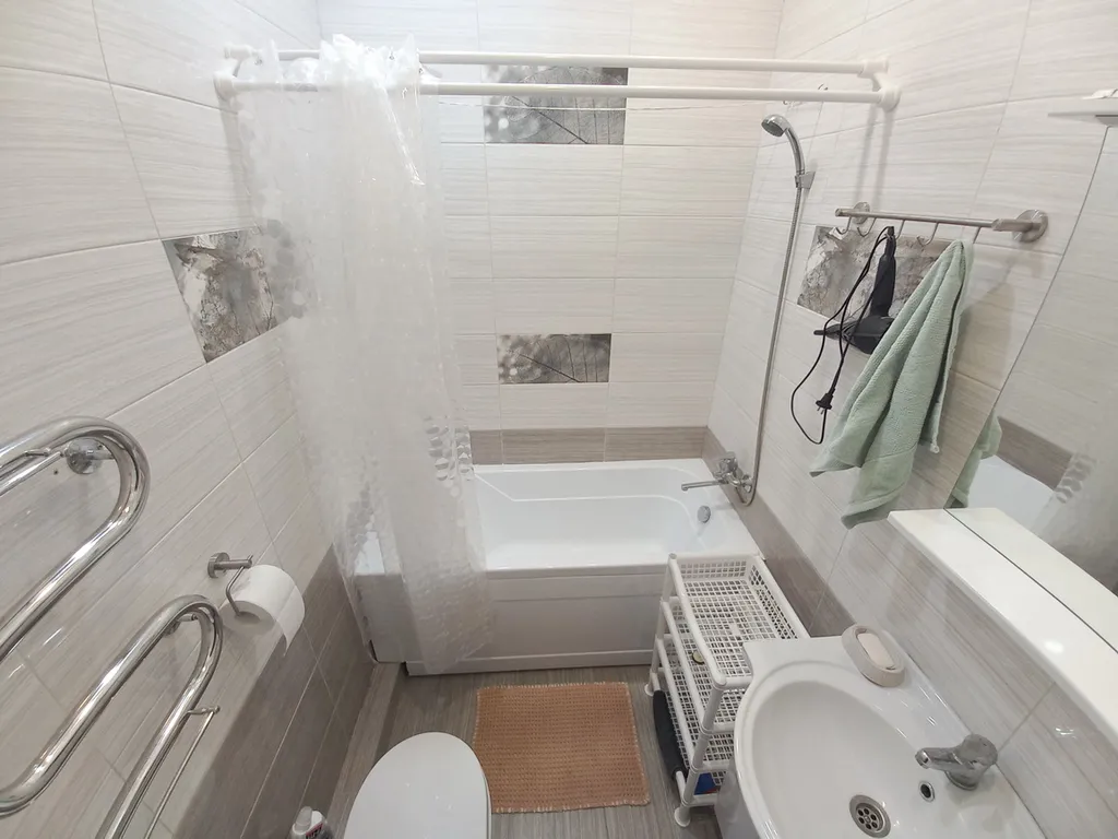Квартира трёхкомнатная на улице Шевченко, 50 м², Анапа — фото 7