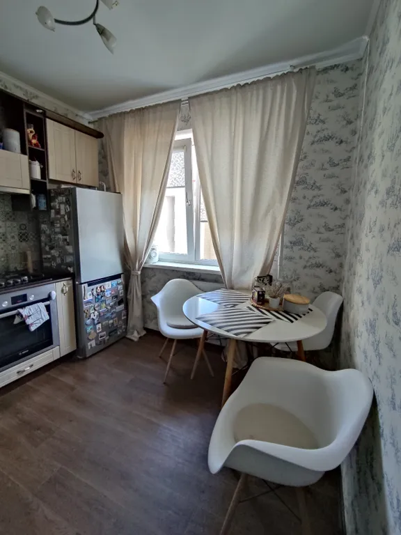 Квартира двухкомнатная на улице Завокзальной, 65 м², Великий Новгород — кухня, фото 2