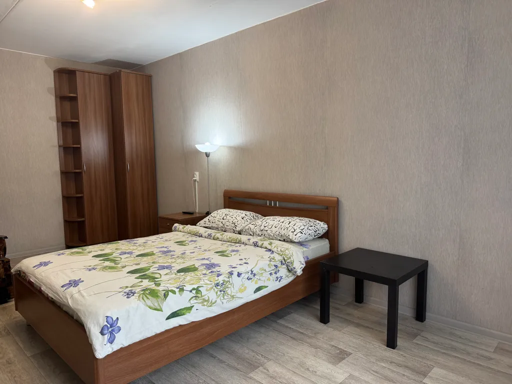 Квартира двухкомнатная в микрорайоне 2-й, 52 м², Кстово — спальня, фото 3