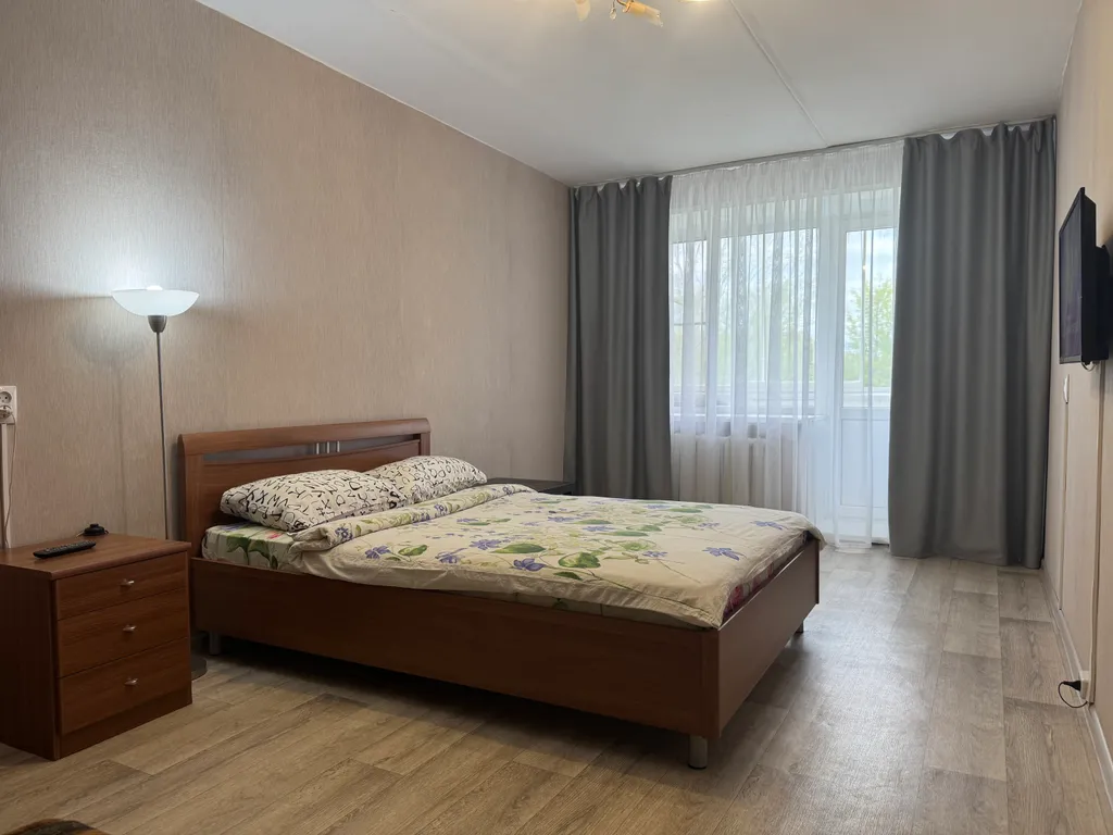 Квартира двухкомнатная в микрорайоне 2-й, 52 м², Кстово — спальня, фото 4