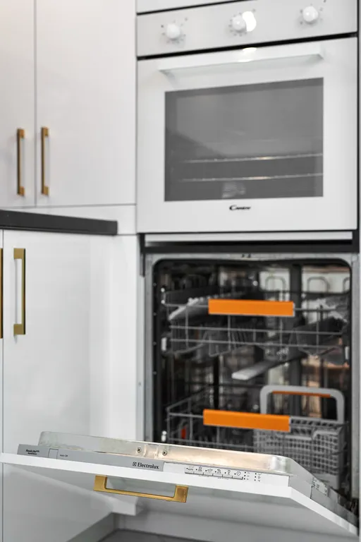 Квартира двухкомнатная на улице Солнечной, 55 м², Зеленоградск — фото 24