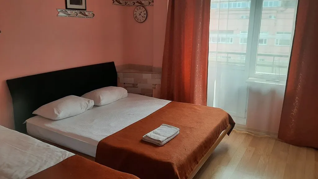 Трёхместный номер эконом с видом на город — В центре, фото 1 из 5