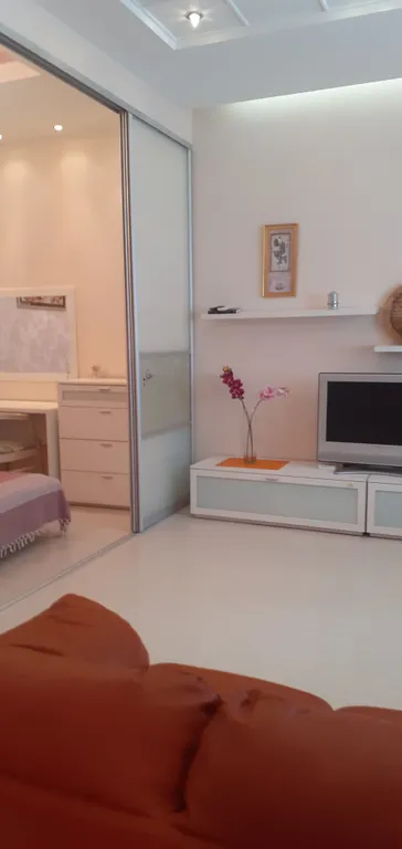 Квартира однокомнатная у Горьковской, в Кузнечихе, 44 м², Нижний Новгород — спальня, фото 2