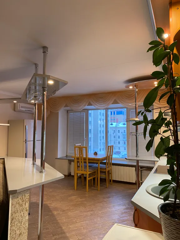 Двухкомнатная квартира рядом с АРТ квадратом