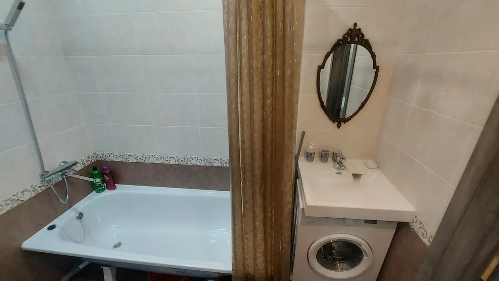 Квартира однокомнатная в Свердловском, 40 м², Иркутск — ванная комната, фото 4