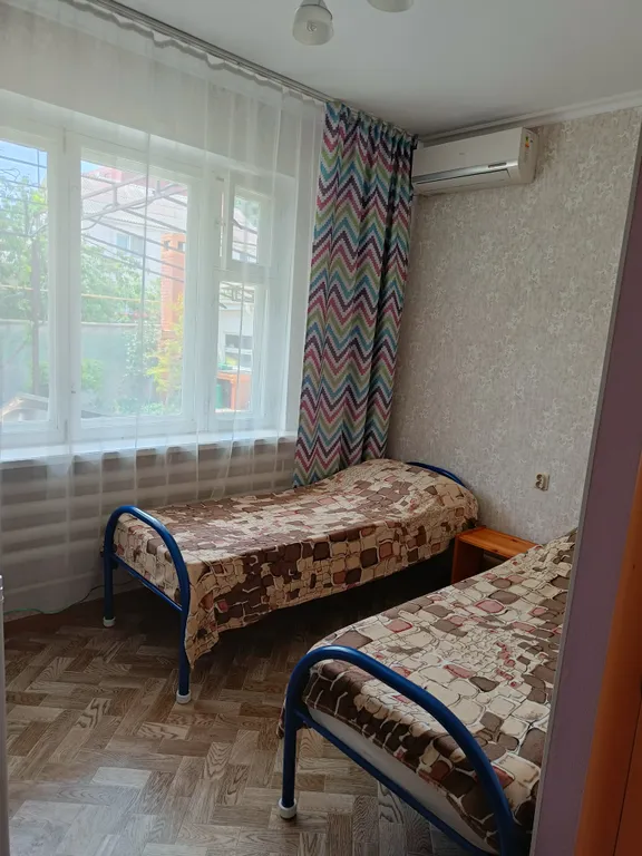 На Самбурова 102 — номер