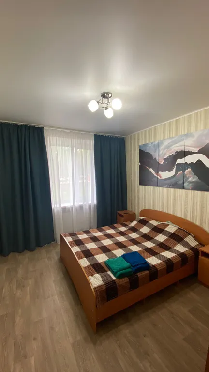 Квартира двухкомнатная на улице Московской, 60 м², Джанкой — спальня, фото 4