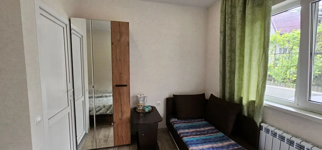 Двухместный номер с 2 отдельными кроватями стандарт с балконом — Hosta place — фото 4