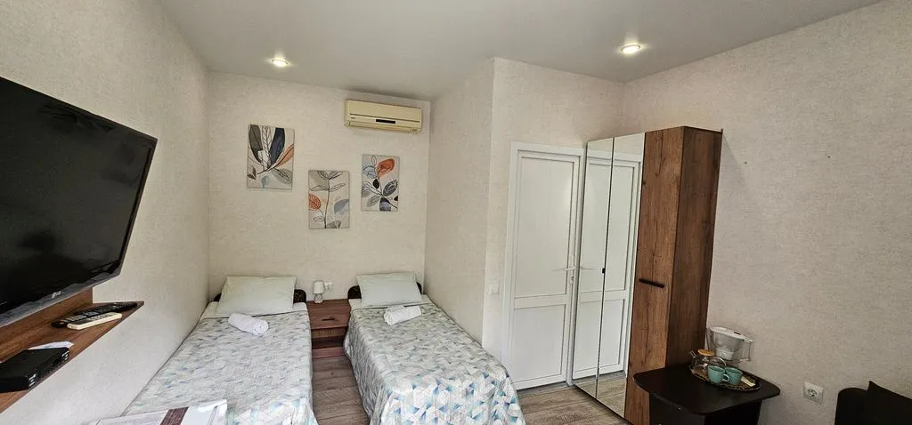 Двухместный номер с 2 отдельными кроватями стандарт с балконом — Hosta place — фото 5