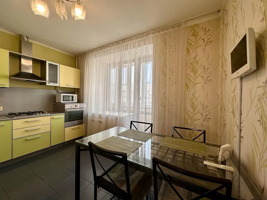 Квартира однокомнатная в Ново-Савиновском, 53 м², Казань — кухня, фото 2