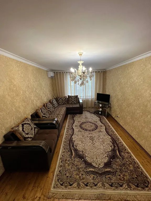Квартира двухкомнатная на проспекте Петра I, 52 м², Махачкала — спальня, фото 3