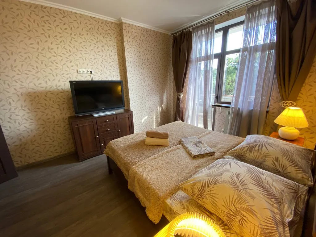 Квартира трёхкомнатная на улице Островского, 85 м², Геленджик — фото 12
