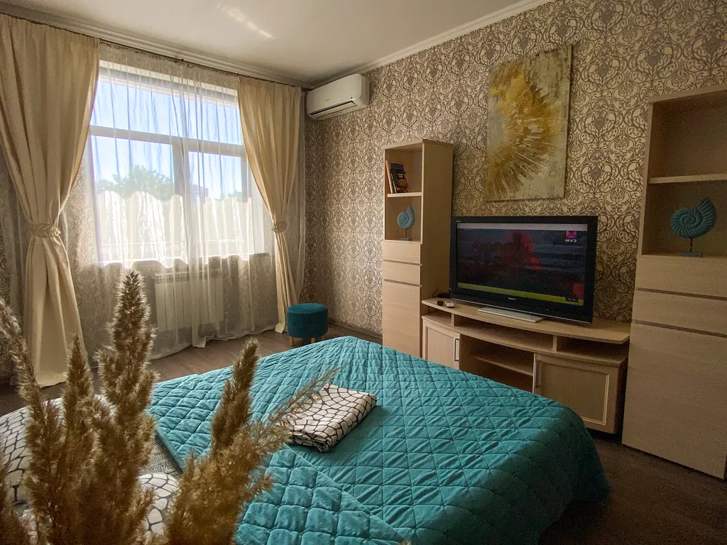 Квартира трёхкомнатная на улице Островского, 85 м², Геленджик — фото 15