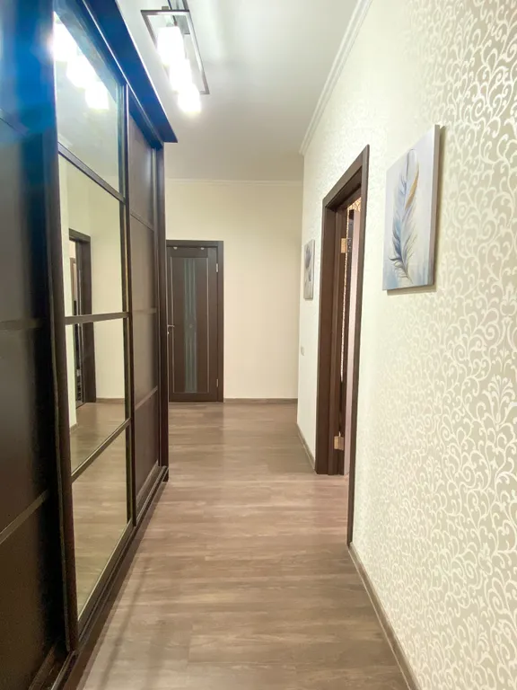 Квартира трёхкомнатная на улице Островского, 85 м², Геленджик — фото 20