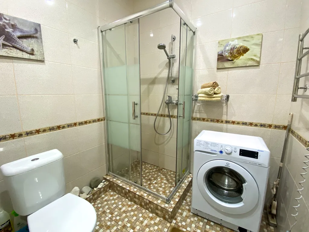 Квартира трёхкомнатная на улице Островского, 85 м², Геленджик — фото 25