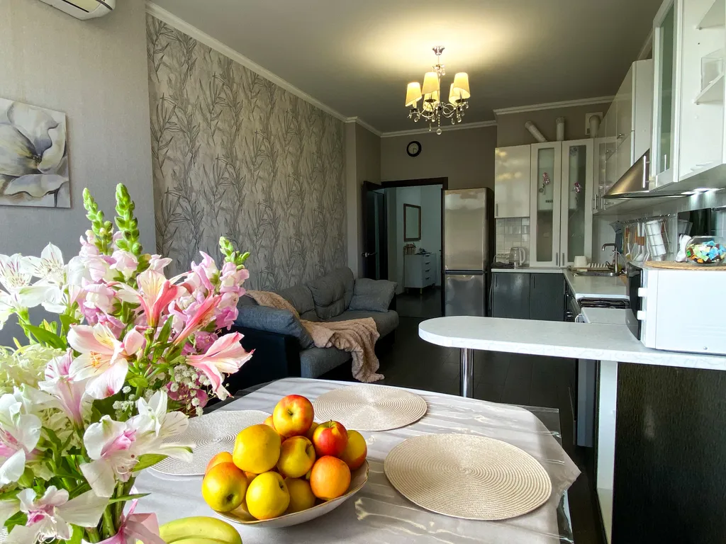 Квартира трёхкомнатная на улице Островского, 85 м², Геленджик — фото 3