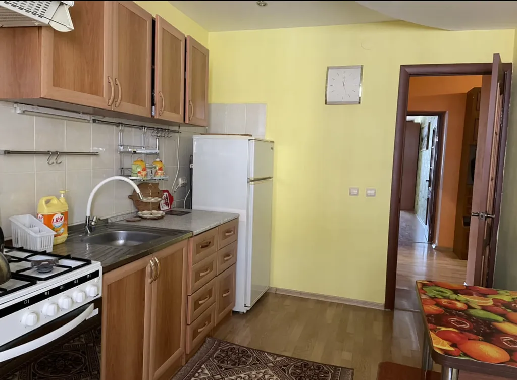 Квартира двухкомнатная на улице Зеленой, 60 м², Арзамас — кухня, фото 2