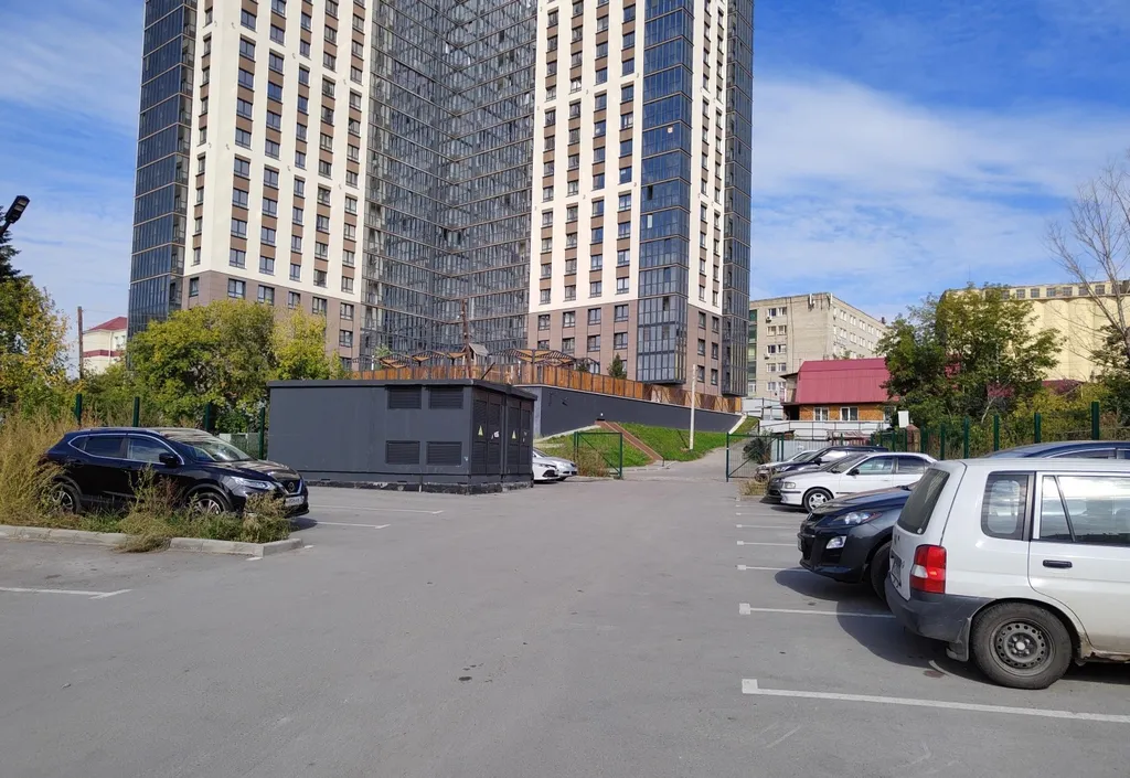 Студия однокомнатная в Октябрьском, 28 м², Новосибирск — двор