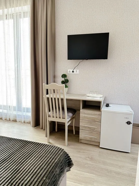 Трёхместный полулюкс с панорамным видом на море