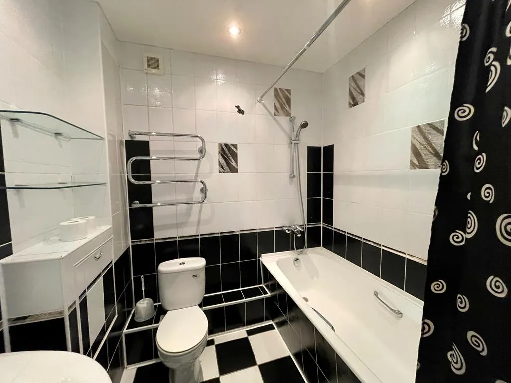 Квартира двухкомнатная в Фрунзенском, 72 м², Владивосток — фото 22