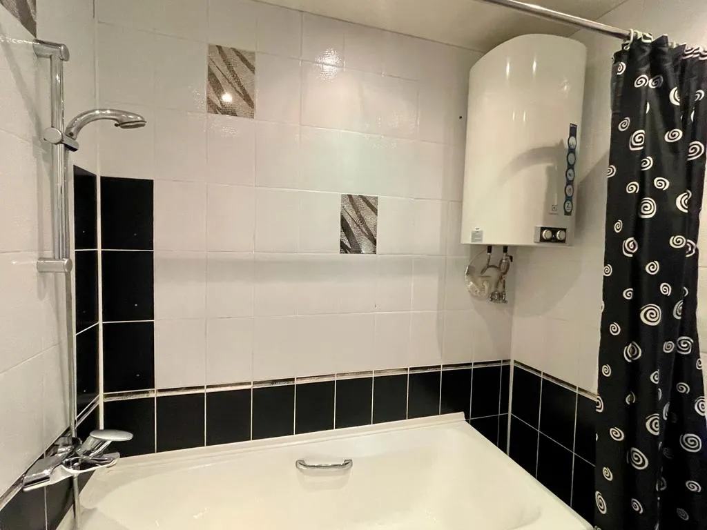 Квартира двухкомнатная в Фрунзенском, 72 м², Владивосток — фото 24