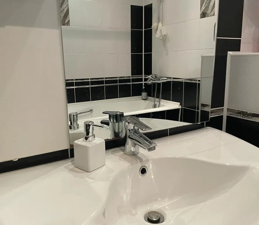 Квартира двухкомнатная в Фрунзенском, 72 м², Владивосток — фото 25