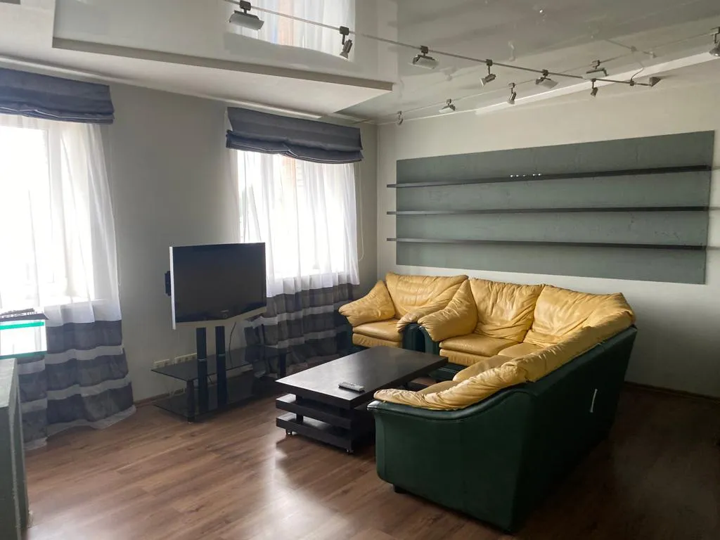 Квартира двухкомнатная в Фрунзенском, 72 м², Владивосток — фото 3