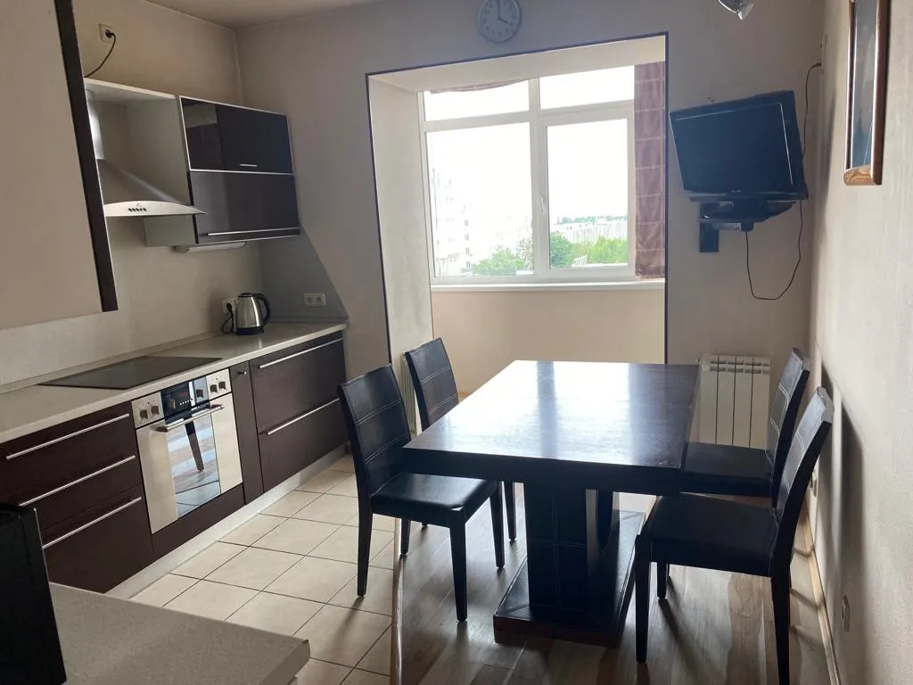 Квартира двухкомнатная в Фрунзенском, 72 м², Владивосток — фото 36