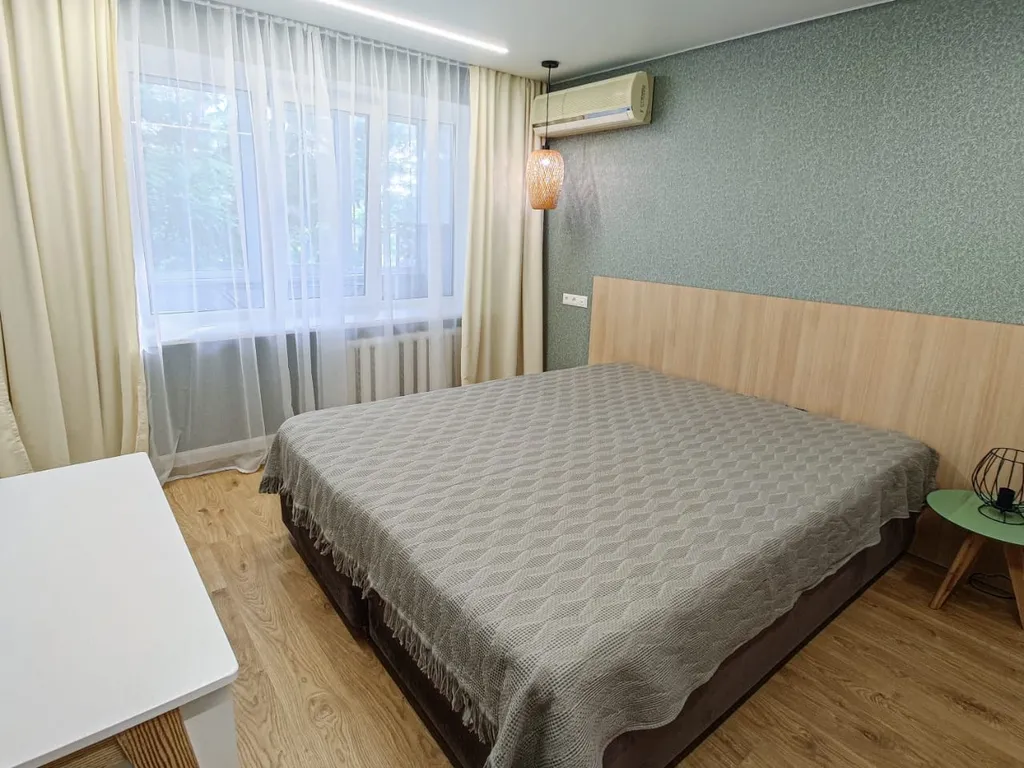 Квартира трёхкомнатная на улице Бондаренко, 60 м², Орджоникидзе — фото 10