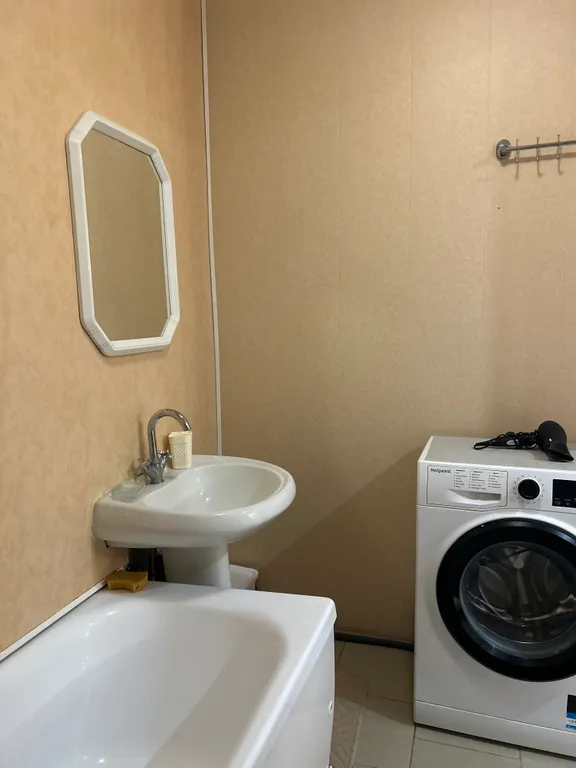 Квартира двухкомнатная на улице Берёзовской, 54 м², Кисловодск — ванная комната, фото 2
