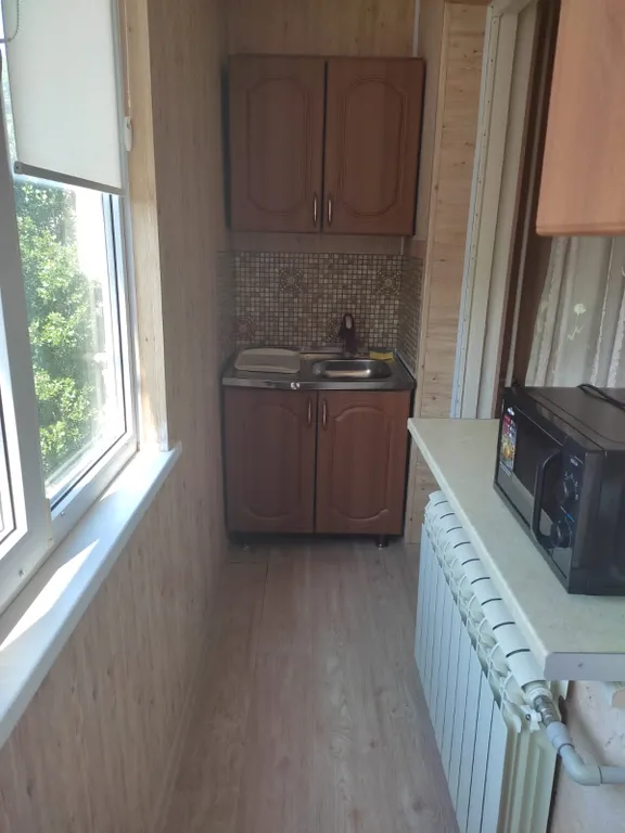 Квартира двухкомнатная в Ленинском, 45 м², Махачкала — кухня, фото 4