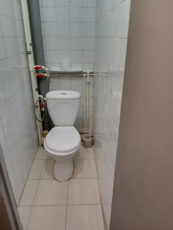 Квартира двухкомнатная в Ленинском, 45 м², Махачкала — ванная комната, фото 2