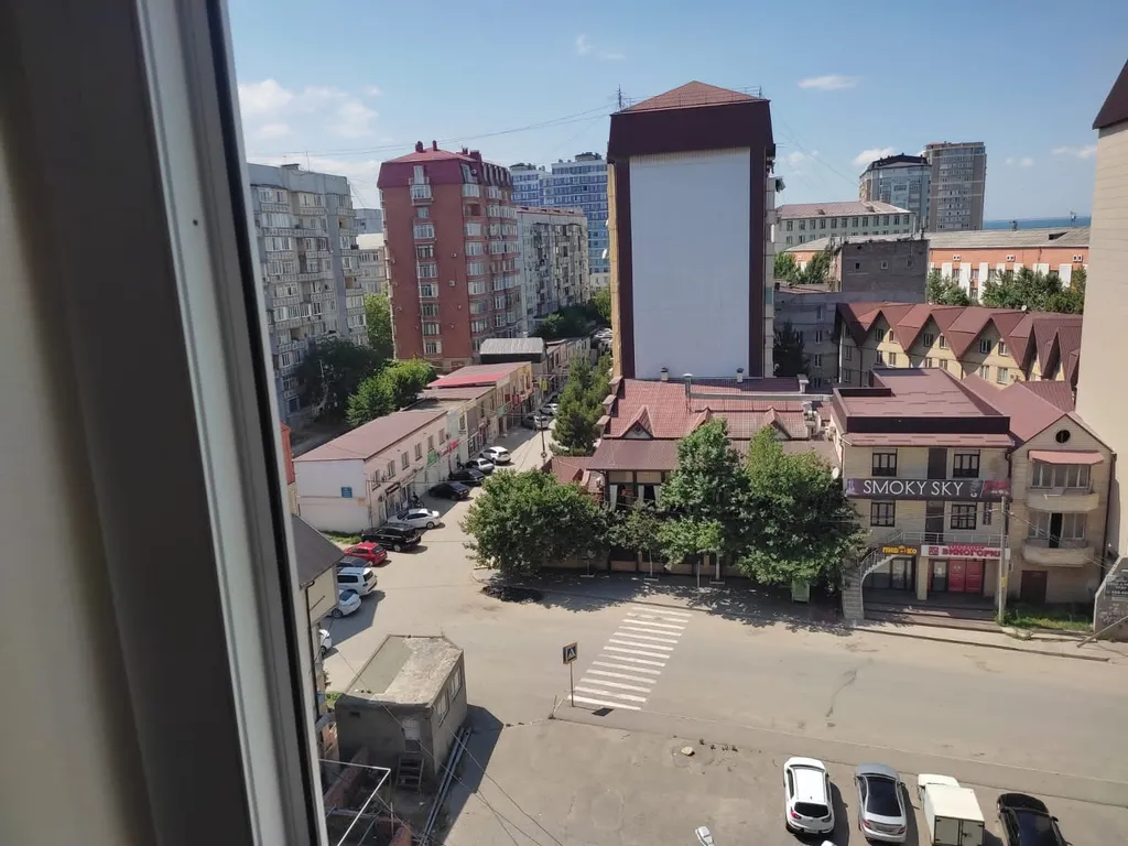 Квартира двухкомнатная в Ленинском, 45 м², Махачкала — вид из окна