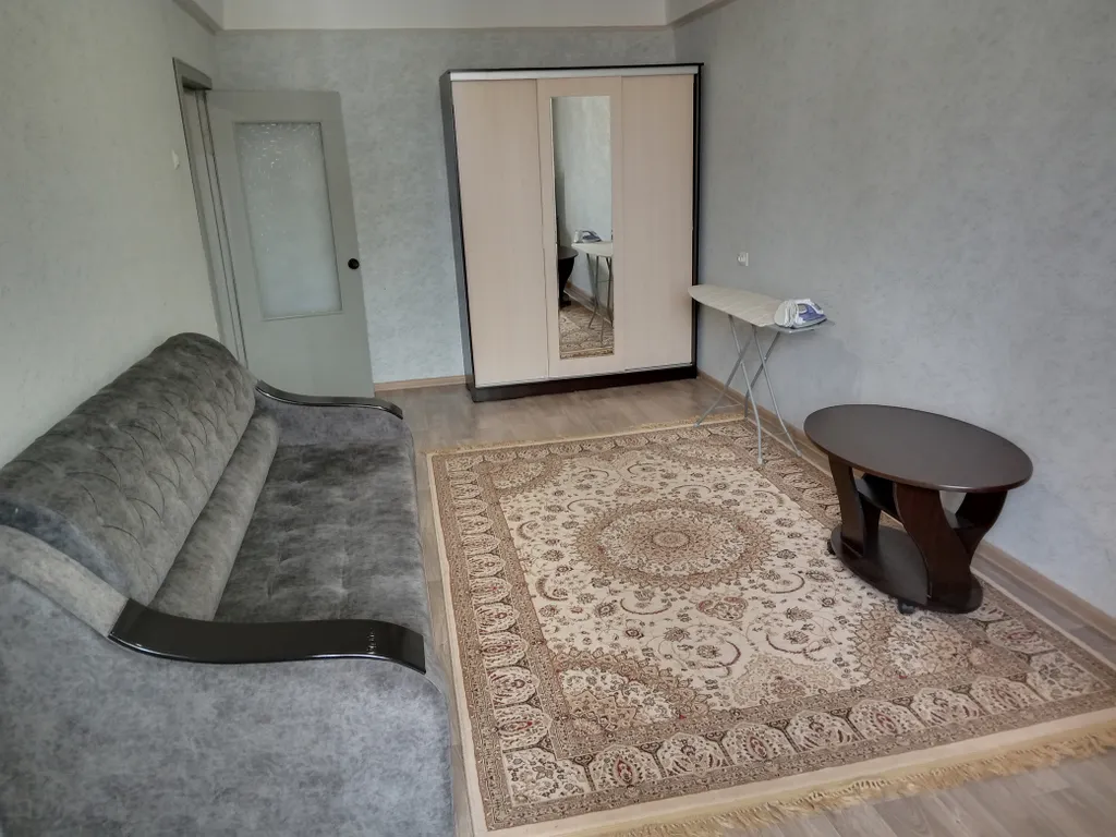 Квартира двухкомнатная в Ленинском, 45 м², Махачкала — спальня, фото 2