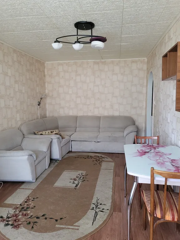 Квартира двухкомнатная на улице Гайдаре, 43 м², Дзержинск — спальня, фото 3