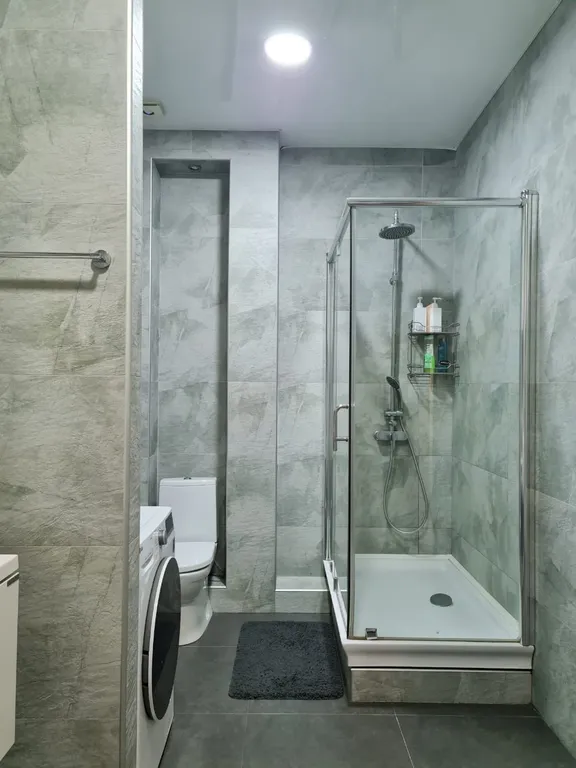 Квартира двухкомнатная в Фрунзенском, 65 м², Владивосток — ванная комната, фото 2