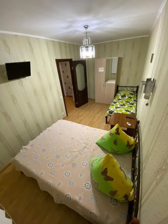 Трёхместный номер стандарт — На Садовой 2, фото 2 из 5