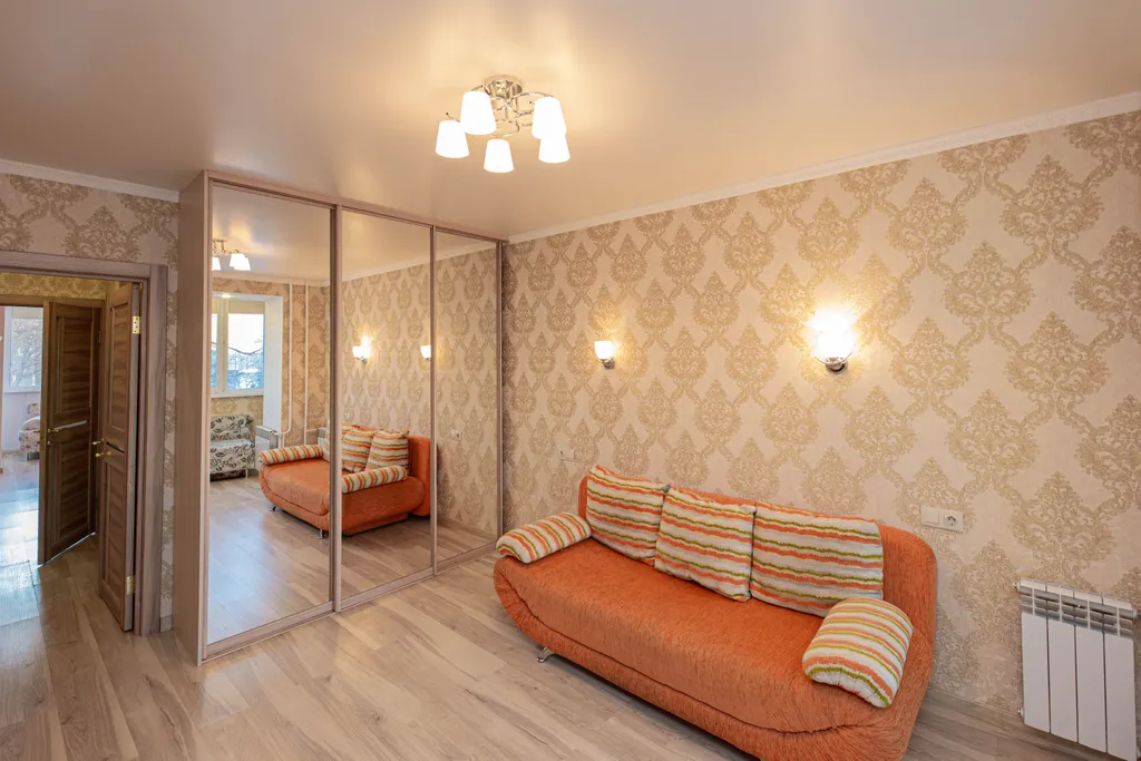 Квартира трёхкомнатная на улице Республики, 75 м², Тюмень — спальня, фото 7