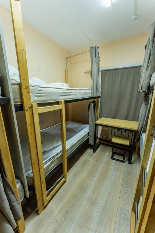 Многоместный женский номер женский 3 кровати — общий вид