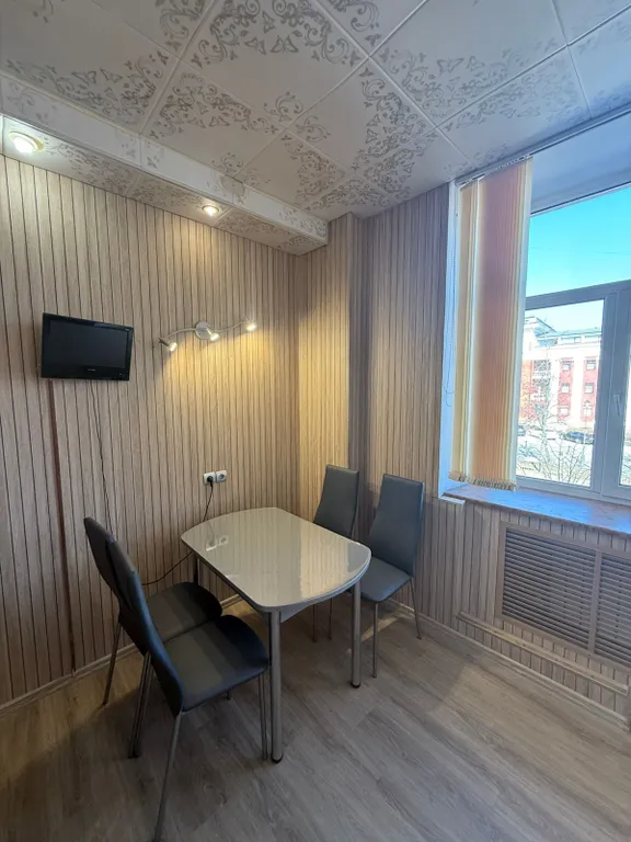 Квартира двухкомнатная на улице Фридриха Энгельса, 60 м², Петрозаводск — фото 12
