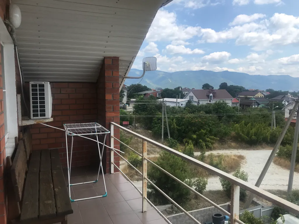 Дом 6-местный на улице Темрюкской, 100 м², Геленджик — фото 3